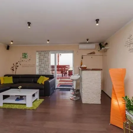 Sarar Apartment